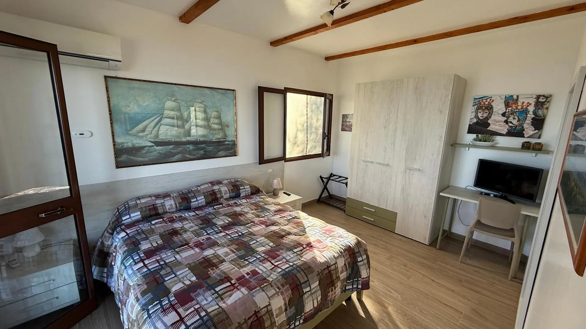 Bed and Breakfast Mareblu Чефалу 0*,  Италия